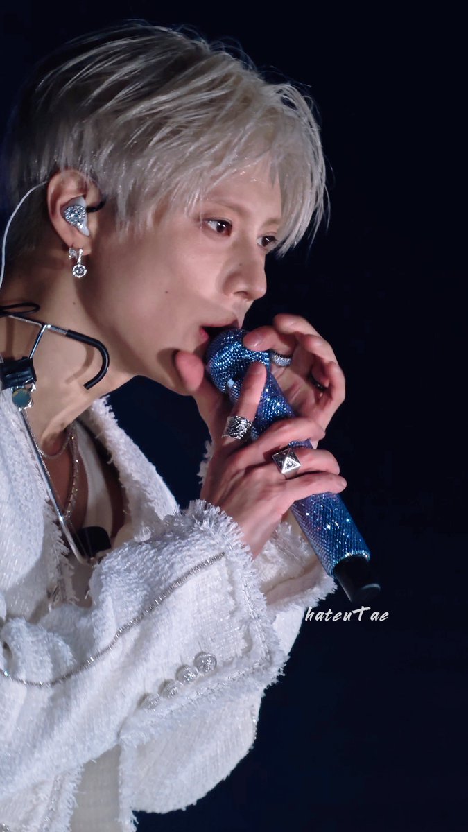 hateuTae_'s tweet photo. 20260920 TAEMIN WORLD TOUR <LiMiNaL>
차가운 빛 속에 너무 다정한 눈✨✨

#태민  #TAEMIN #テミン #泰民 #TAEMIN_LiMiNaL https://t.co/ewVNDpOVAc