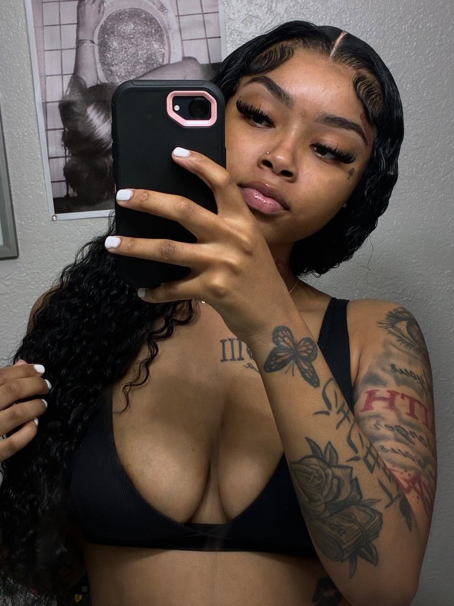 prettybrookss's tweet photo. 🖤 https://t.co/VKv6MKXCkf