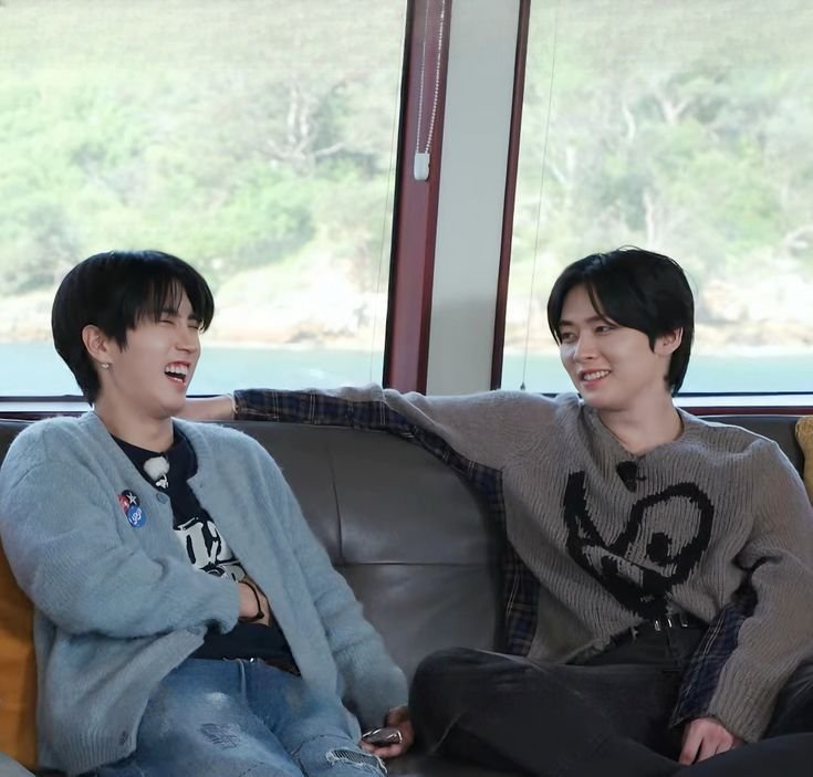 leeinooo's tweet photo. Segalaku Untukmu 
────────

Kisah anak-anak muda yang sedang jatuh cinta. 
Minsung long fic/au. https://t.co/QAQB44MJYb