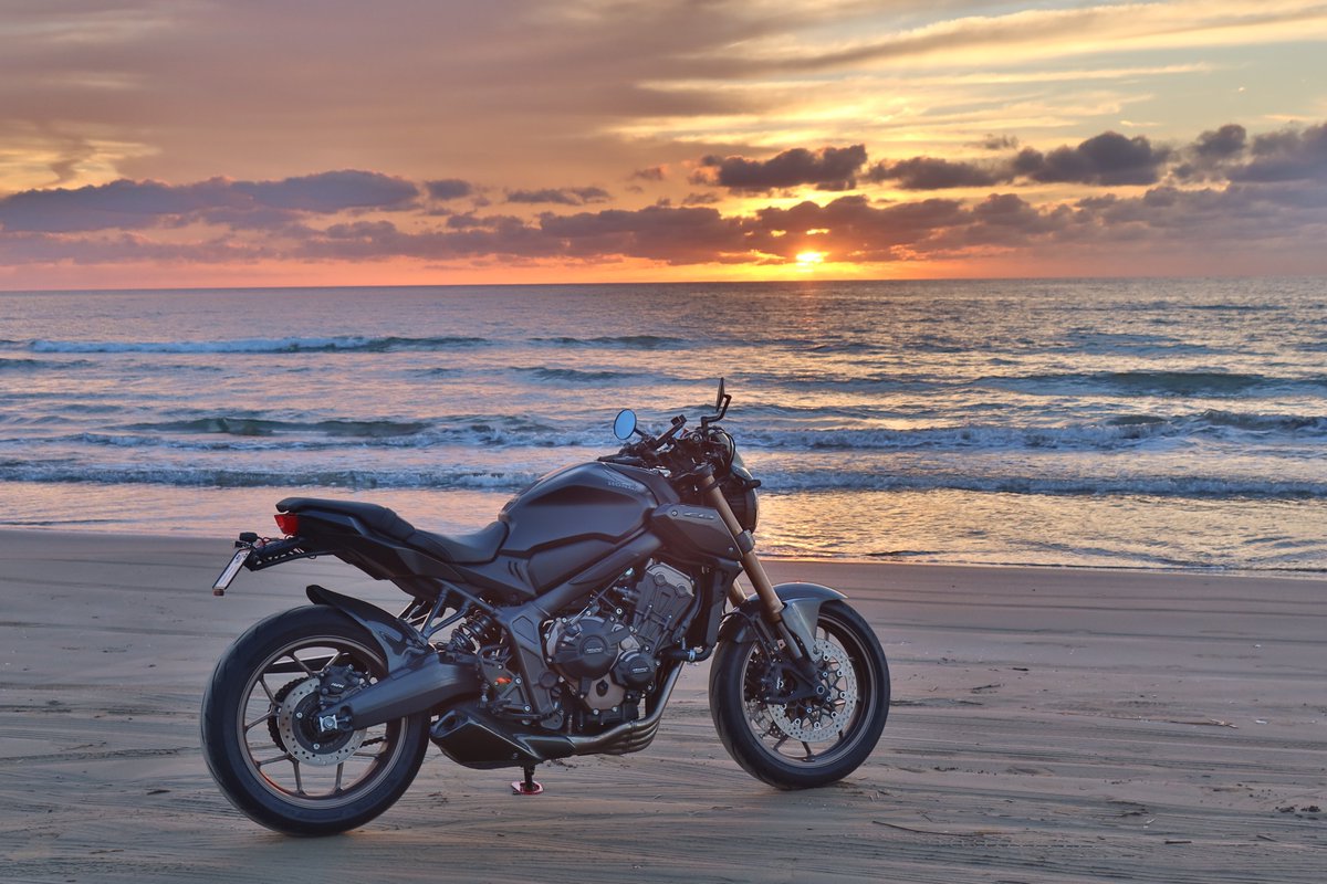 cb_no_hito's tweet photo. 一昨日、昨日とCB650Rで千里浜なぎさドライブウェイを走ってきました。天気が心配でぎりぎりまで悩みましたが行ってよかった。 https://t.co/yTwIxMZjXv