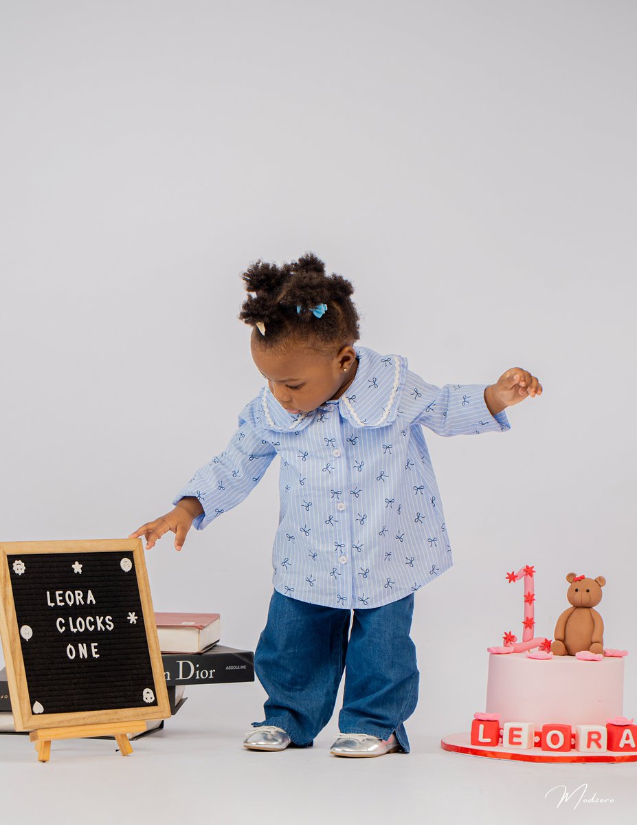 ModzeroMedia's tweet photo. “One year of being this cute? Leora is clearly not taking this assignment lightly. 🤗💫🎀
A little birthday magic, captured properly.

📩 DM  to book your session.
Instagram: @modzeromedia

#ModzeroMedia #BabyShoot #BirthdayShoot #LagosPhotographer #Photography https://t.co/s9tIdI9SiB