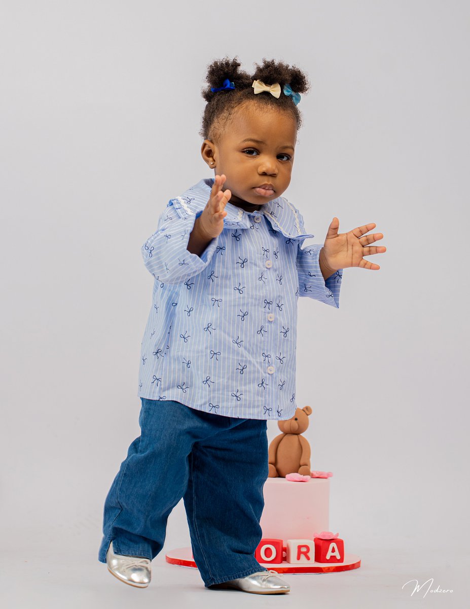 ModzeroMedia's tweet photo. “One year of being this cute? Leora is clearly not taking this assignment lightly. 🤗💫🎀
A little birthday magic, captured properly.

📩 DM  to book your session.
Instagram: @modzeromedia

#ModzeroMedia #BabyShoot #BirthdayShoot #LagosPhotographer #Photography https://t.co/s9tIdI9SiB