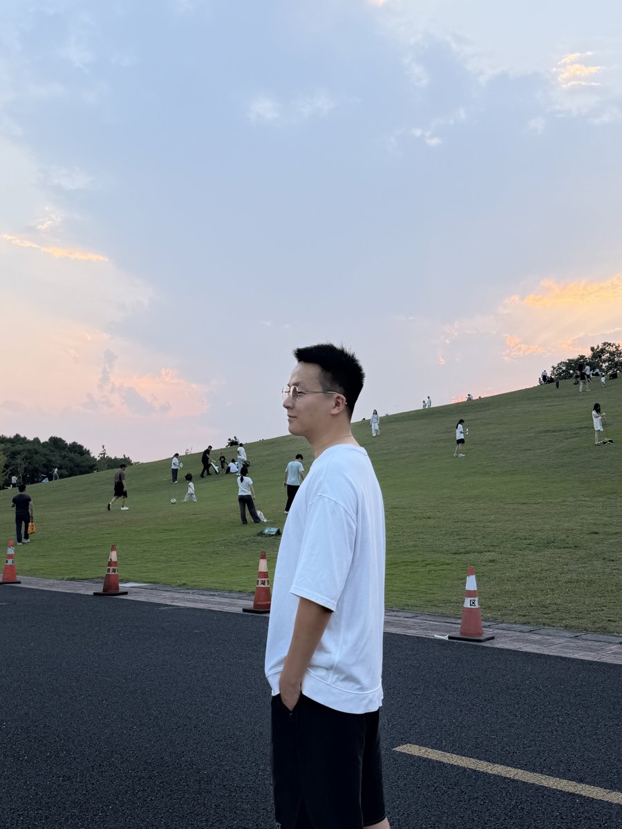 liuge3op's tweet photo. 在杭州
这上面有真人嘛？ https://t.co/EyAtYJLTa9
