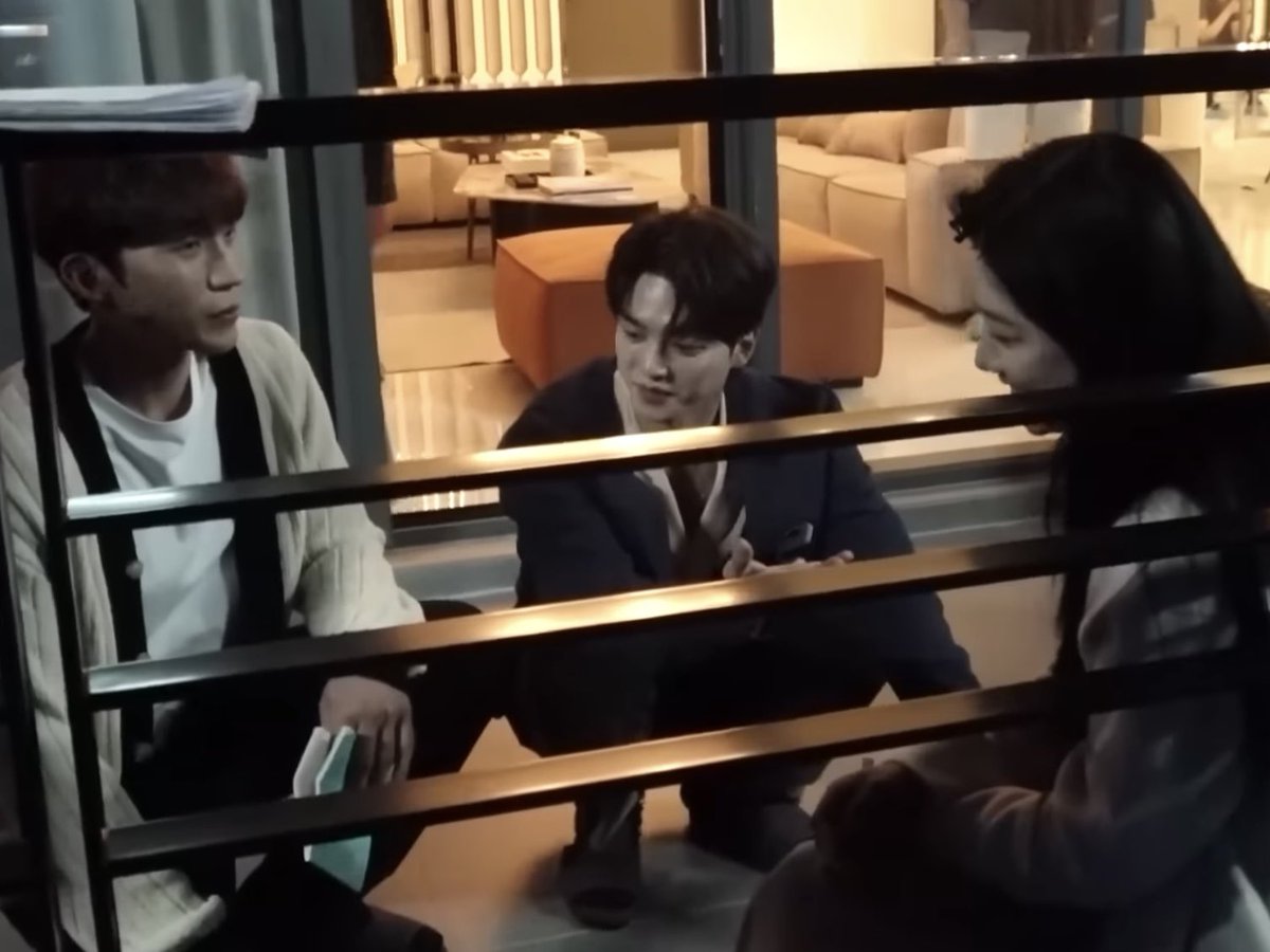 limtyil's tweet photo. 강옵 앉은 키 진짜 짜금 송강 너 정말 186맞아?;;ㅡㅡ https://t.co/hiZcx6HmJH
