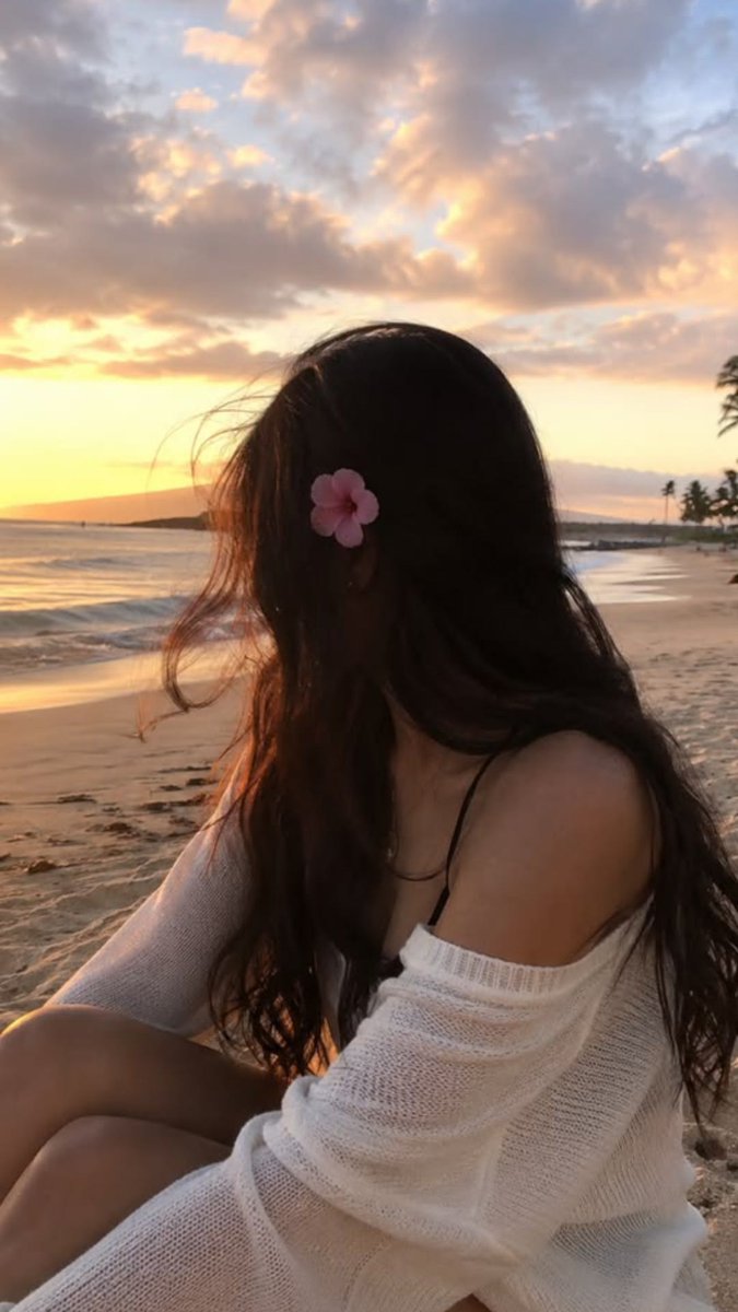 EdwardWatsld0's tweet photo. She’s 5’10 and I’m 5’8, and she is active and I’m very not, so she was always a lot stronger than me. https://t.co/0xnbWtHHcz