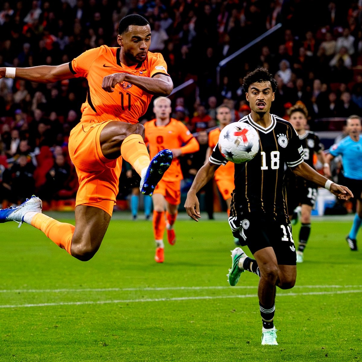 remco_v_eldik's tweet photo. @CodyKakpo x @OnsOranje
#Kakpro maakte de laaste onder @RonaldKoeman (#NEDMAR)
En de eerste onder #XaviHernández #NEDGER
#FIFAWorldCup #NationsLeague https://t.co/dnYyY2noGe