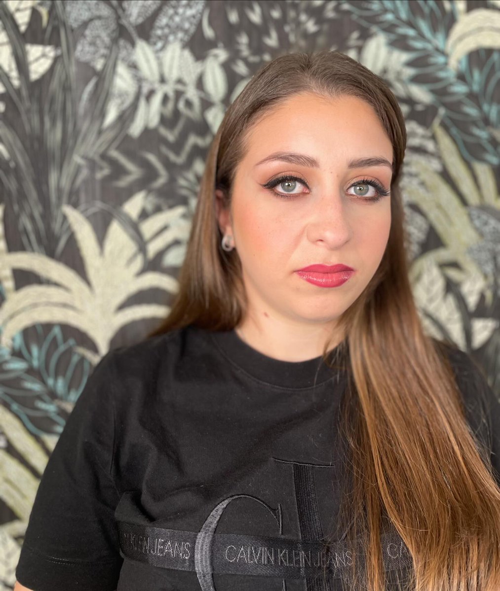 GraigBoiceib5's tweet photo. Today at the academy, I brought a special model with me. The makeup I chose for her is a soft, subtle blend. https://t.co/NNh51rMfSu