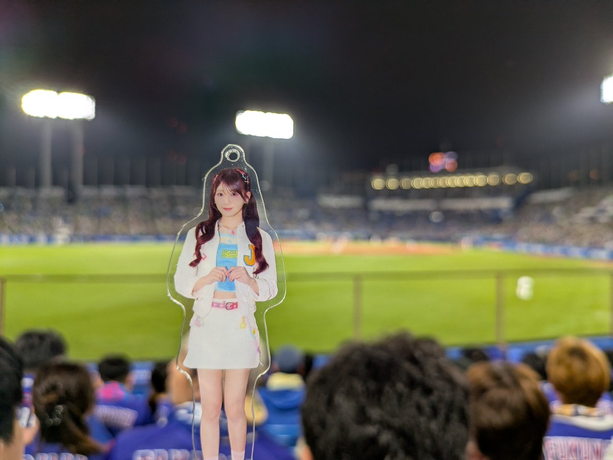 Mitchan_Spence's tweet photo. みっちゃん、神宮球場だよ。 https://t.co/45JK4spJE7
