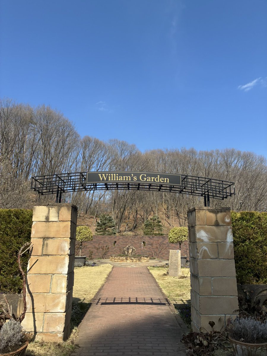 kyq_0n68's tweet photo. ちょっと前にディバ聖地巡礼してきたよ🥰
4人いないのになぜか見える😂
累くんの言ってた「スプリングベル」も鳴らしてきたよ〜〜🔔
次行った時は絶対プリンセス体験する！ https://t.co/NhfnBNcQC9