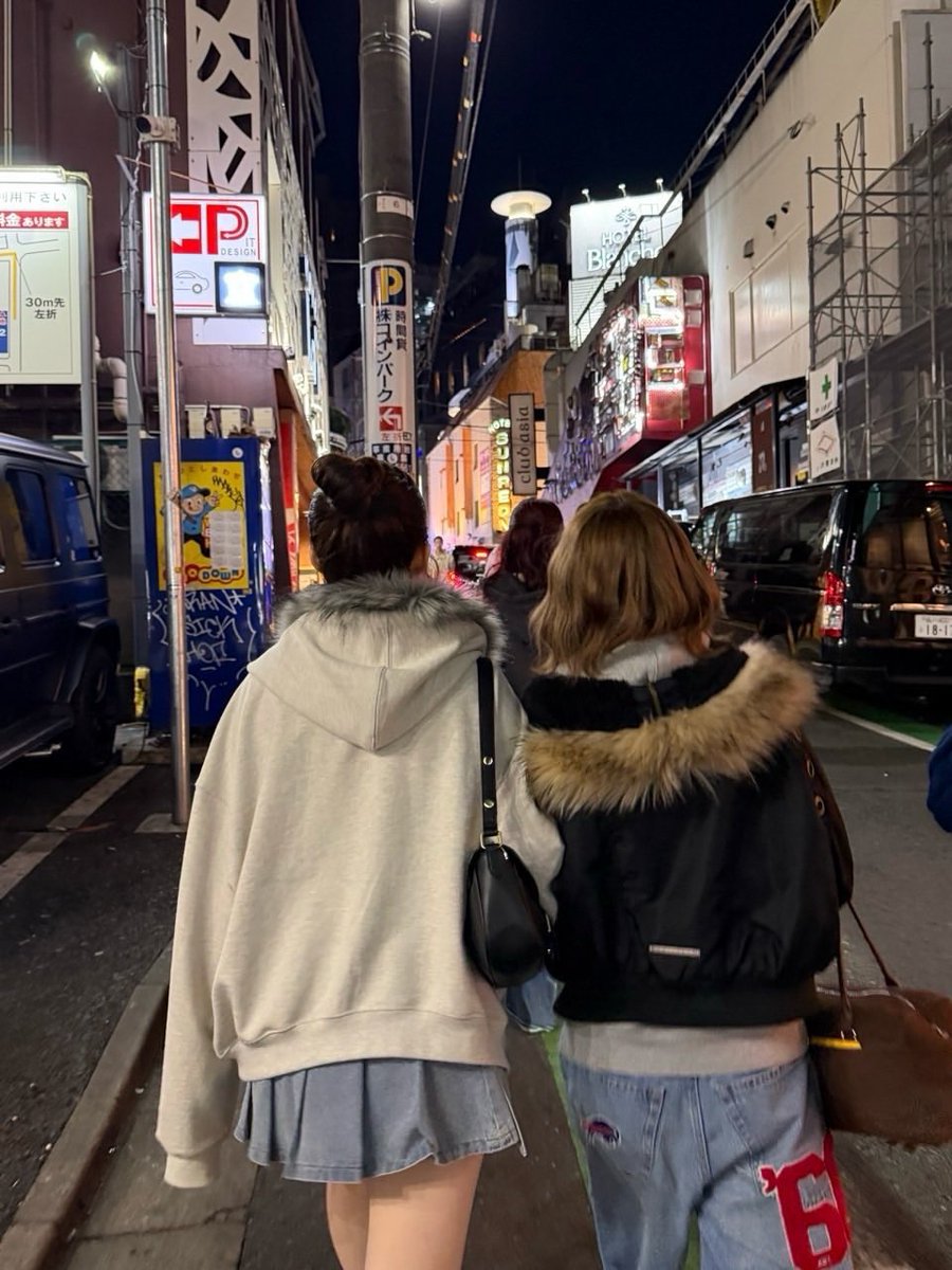 _RUN_AWAY___'s tweet photo. 우리뿌삐……….. 정작셀카는별로주지도않으면서
이런사진 << 턱턱올려줘서진짜같다는생각을함 https://t.co/Io8Ndkw4cc