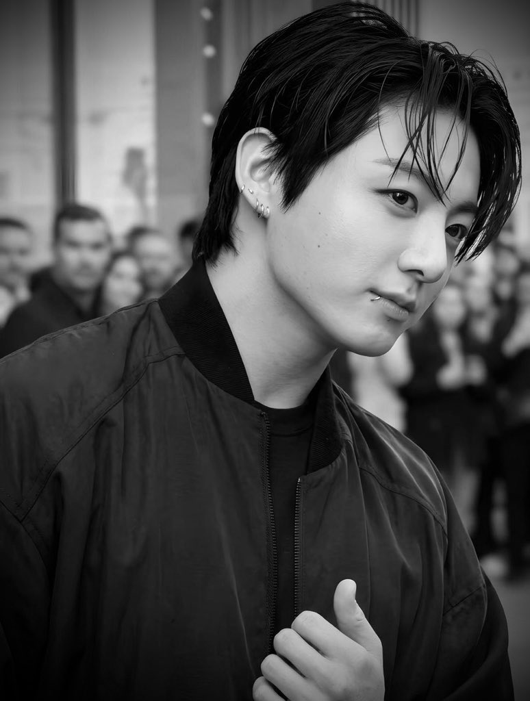 lf_rosana's tweet photo. 26/09/2026 11:11
My daily wish for you,mi niño: Stay healthy & safe, enjoy, be yourself & always happy…please 🙏🏼
YOU’LL ALWAYS BE MY FOREVER SINGER…MY MAGIC SHOP💜
I’ll keep falling in love with u every day…in every life…🥹🤟🏼♾️✨
#JungKook #JK #정국 #MyEverything @BTS_twt💜 https://t.co/XgJ85mIyiZ