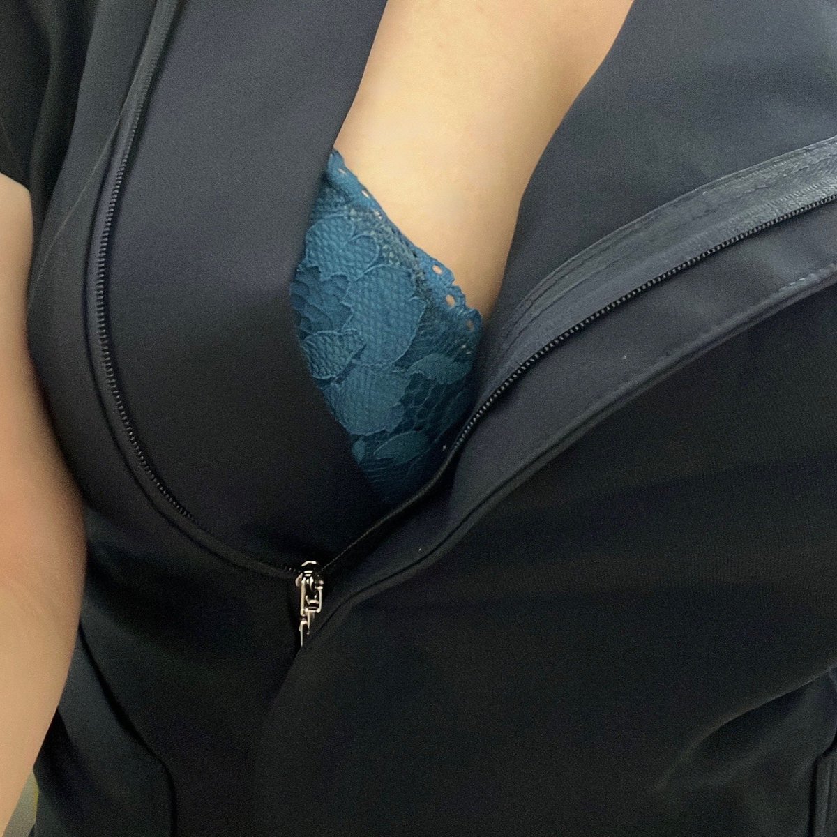 d6a08070e418097's tweet photo. 섹스하고 싶은데 도저히 시간이 안남 왜 쓸데없이 바쁘고 지랄인 것? 오늘 선선한데 치료실만 들어갔다 나오면 더워 죽겠다 열이 많아도 문제

#일탈 #bbw #비떱 https://t.co/YvnUMwFn5o