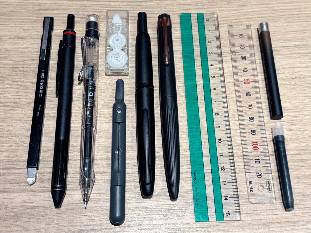 nest_u's tweet photo. #筆箱の中身採点します 
今日クツワのスリムミニコンパスを追加したので記念に(*´ω`)、w https://t.co/LR9eEXjme1