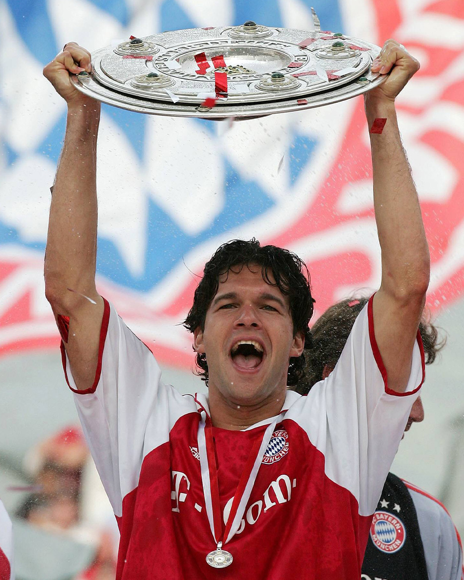 FCBayernAr's tweet photo. إرثٌ لا يُنسى.. 157 مباراة و62 هدفًا ✨

مايكل بالاك يتم عامه الـ50 🎉

يوم ميلاد سعيد يا أسطورة خط الوسط ❤️ https://t.co/Jsq2x1ezU3