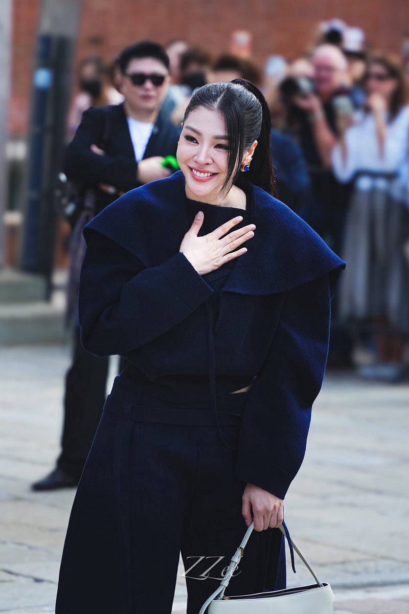 ZZeehk's tweet photo. STUNNING🔥🔥🔥

#Ferragamo
#FerragamoSS27
#FerragamoXFaye
#FayePeraya
#ฝ้ายพีรญา https://t.co/ecJogGcpdp
