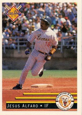 JulioGabrielRB's tweet photo. 🎂"El Gallo Tapado" 🦁
#26Sep nace Jesús Alfaro
6 veces Campeón de la #LVBP con los Leones del Caracas en 15 temporadas y 1 Campeonato de la Serie del Caribe en 1982. Miembro del Salón de la Fama del Caribe desde 2014 ⚾
Peloterazo Damas y Caballeros 💣 https://t.co/6SrLP2ZqcQ
