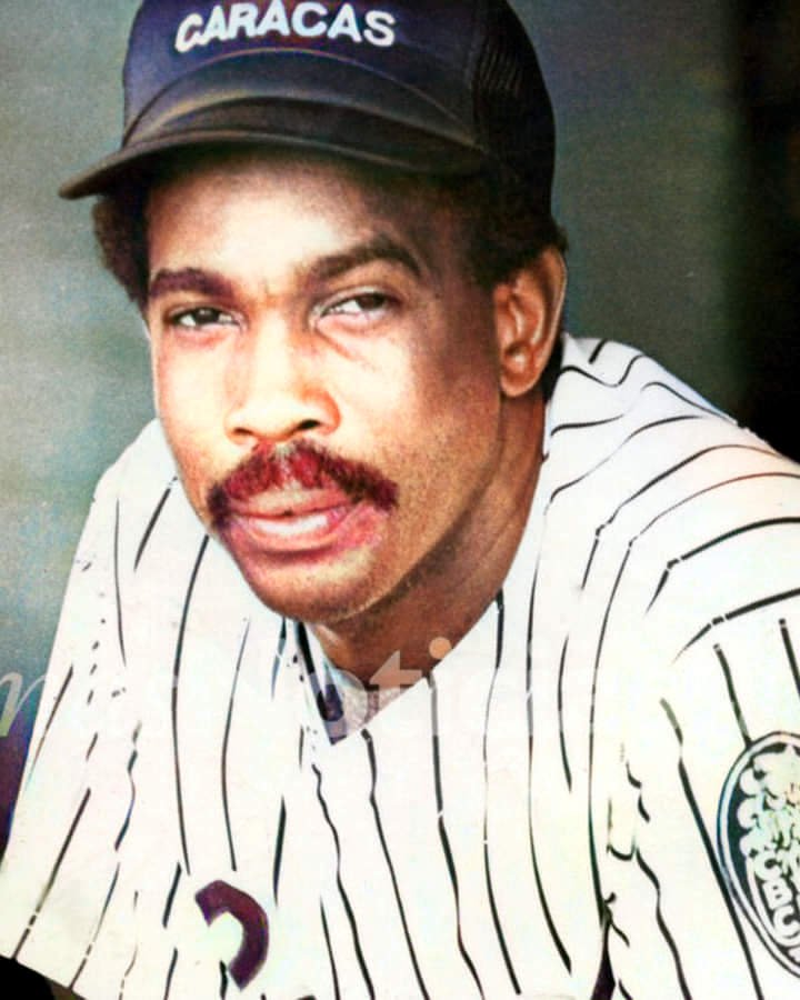 JulioGabrielRB's tweet photo. 🎂"El Gallo Tapado" 🦁
#26Sep nace Jesús Alfaro
6 veces Campeón de la #LVBP con los Leones del Caracas en 15 temporadas y 1 Campeonato de la Serie del Caribe en 1982. Miembro del Salón de la Fama del Caribe desde 2014 ⚾
Peloterazo Damas y Caballeros 💣 https://t.co/6SrLP2ZqcQ