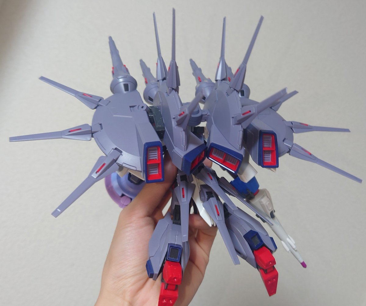 kuma_moon9's tweet photo. ネクスポ後のモチベでレジェンド〜

倍プッシュしたドラグーン、サイドスカートの分は4基全部リアスカートに。
重すぎる………。 https://t.co/K0XffXnkH1