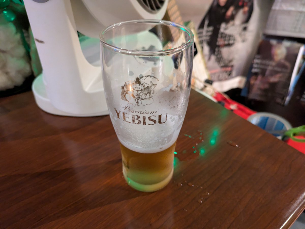 hamano19950102's tweet photo. すかさず飲酒を開始した https://t.co/z1m4VdWPHj