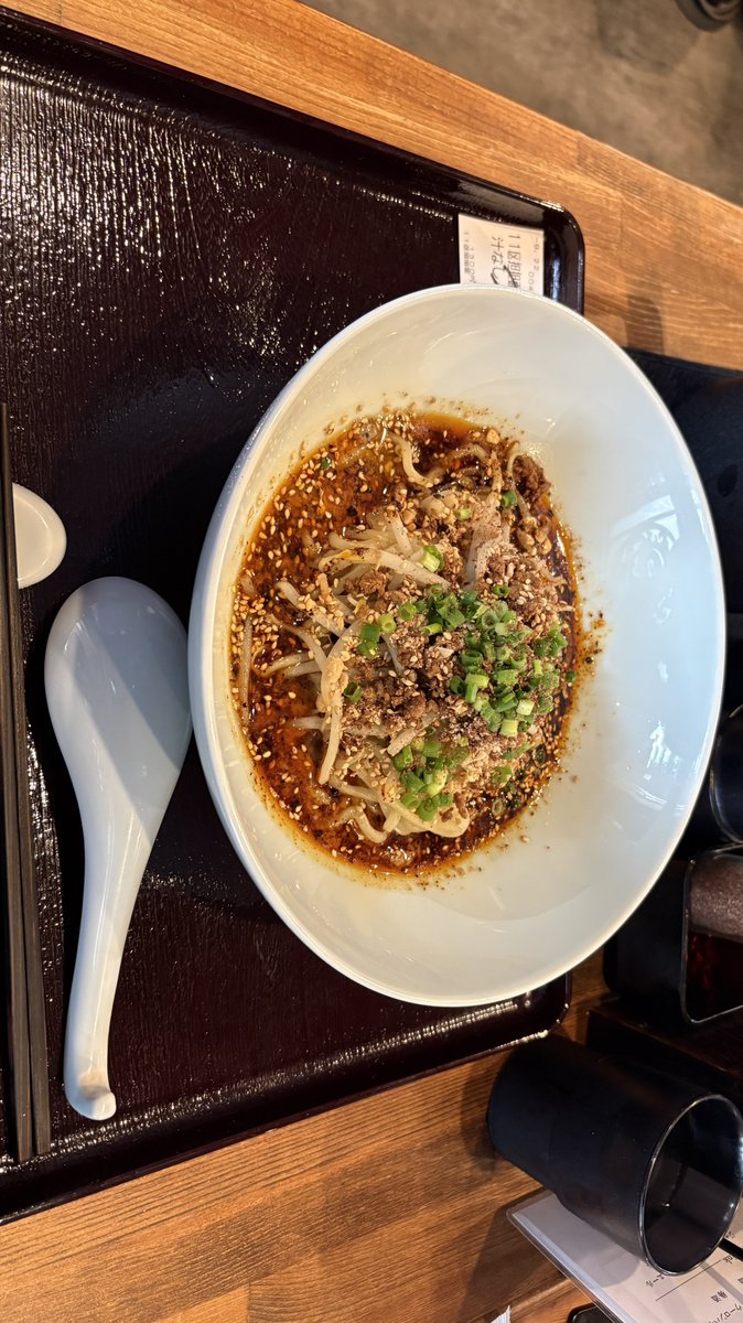 dc_ebina's tweet photo. 【支援員の日常☕】

今日はタンタンメンを食べてきました🍜🌶️

めちゃくちゃ辛くて、汗をかきながらもおいしくいただきました！

皆さんは辛いもの、大丈夫ですか？
「辛いの好き！」という方も、「ちょっと苦手…」という方も、ぜひ教えてください🙌 https://t.co/Kdd0UuPEdN