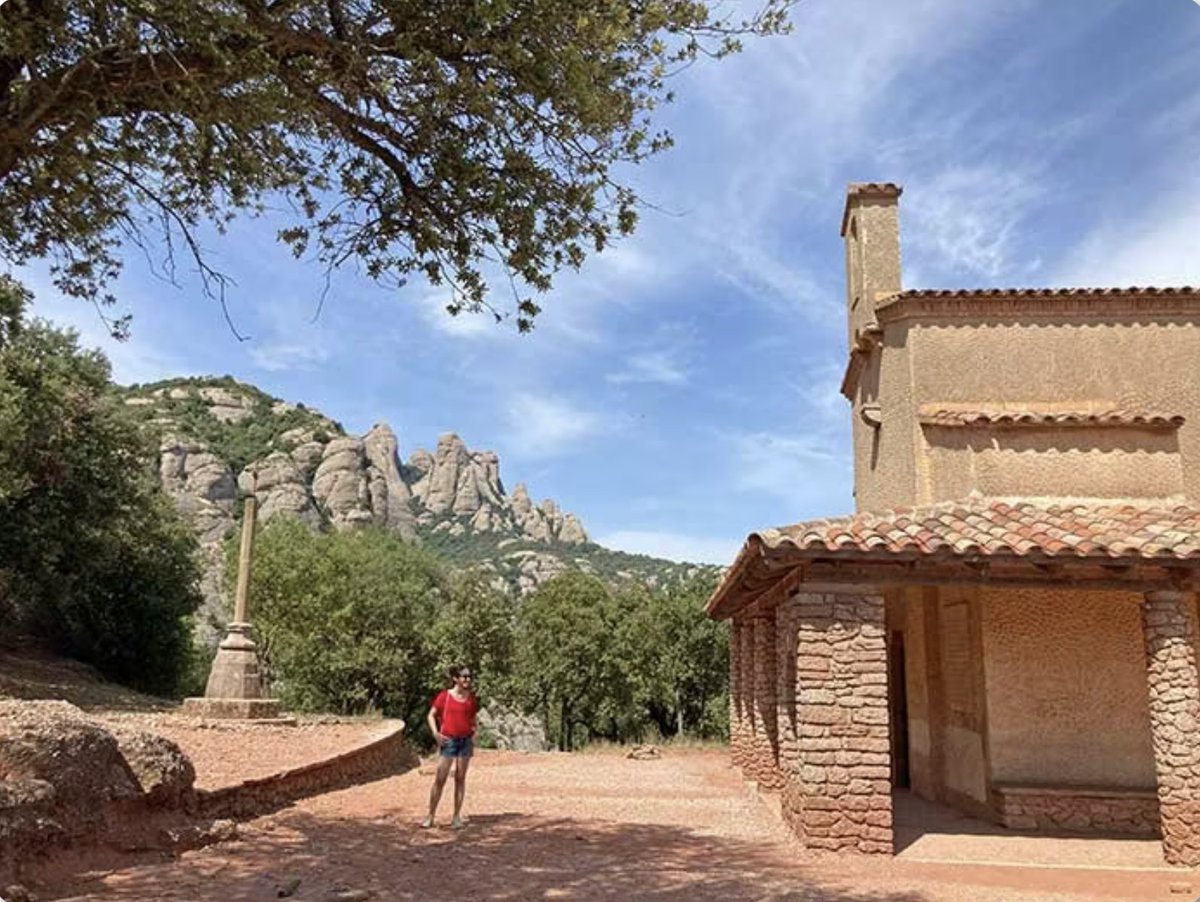 VeroSinmapa's tweet photo. 📍¿Quieres visitar #Montserrat desde #Barcelona? Es un PLANAZO, pero antes de ir yo miraría bien cómo llegar, horarios y qué hacer allí.

😎 En esta guía te cuento rutas, precios, dónde comer y dónde dormir para que la experiencia sea TOP.

💁🏻‍♀️ Todo aquí: https://t.co/7rHNSnLAXA https://t.co/BDN7VCN3Ab