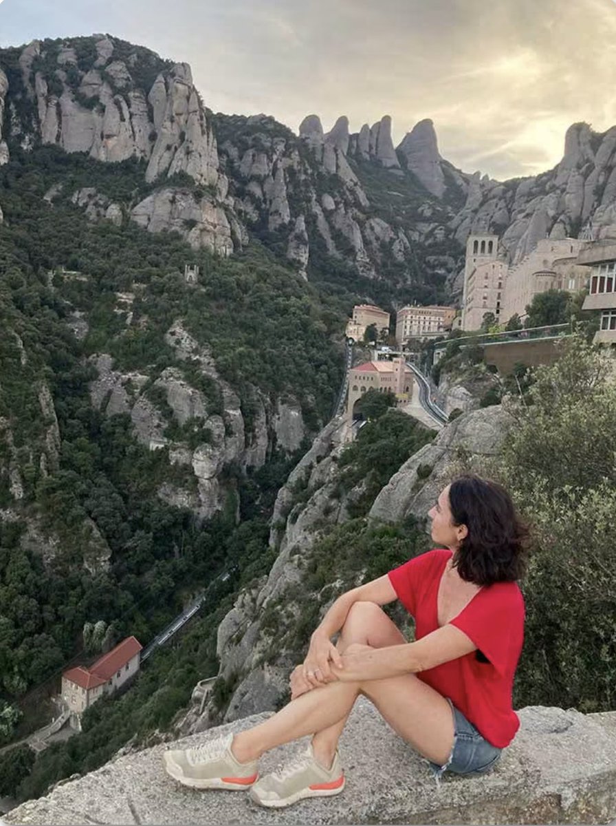 VeroSinmapa's tweet photo. 📍¿Quieres visitar #Montserrat desde #Barcelona? Es un PLANAZO, pero antes de ir yo miraría bien cómo llegar, horarios y qué hacer allí.

😎 En esta guía te cuento rutas, precios, dónde comer y dónde dormir para que la experiencia sea TOP.

💁🏻‍♀️ Todo aquí: https://t.co/7rHNSnLAXA https://t.co/BDN7VCN3Ab