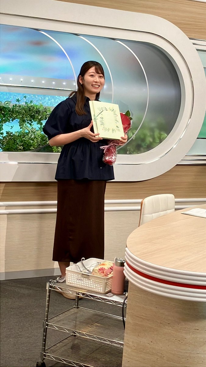 h_kimura_pan's tweet photo. 私事ではありますが、
昨夜のnewsチバでお伝えした通り、
この冬に出産を控えており
番組を離れることになりました。

来週の月火のこんぱすでチバテレでの
お仕事は一区切りとなる予定です。

少しでも穏やかな時間をお届けできるよう、
最後まで心を込めて担当します🌱 https://t.co/qsBWqjRIwi