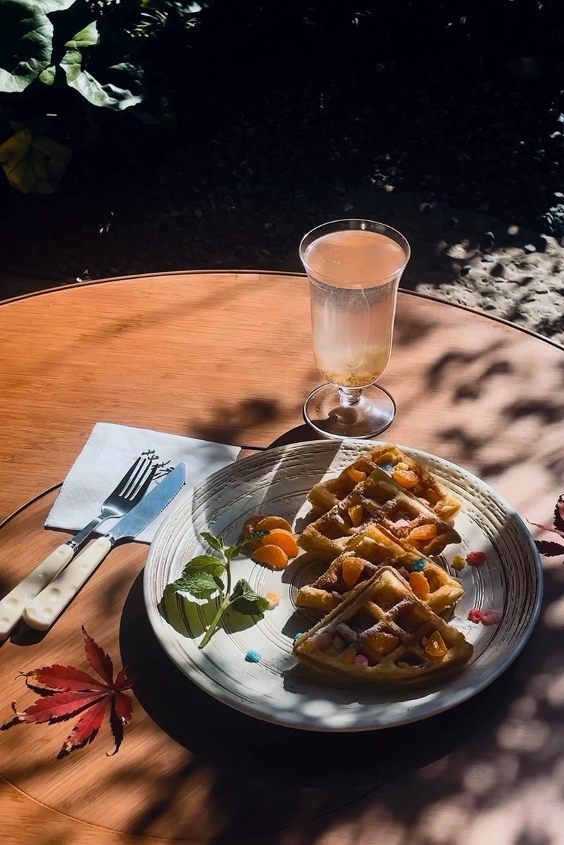 AhamedF44914158's tweet photo. [Today’s perfect brew: mellow beer, sweet rice cakes, and the crisp taste of autumn!]， https://t.co/fkJZ2edwiS