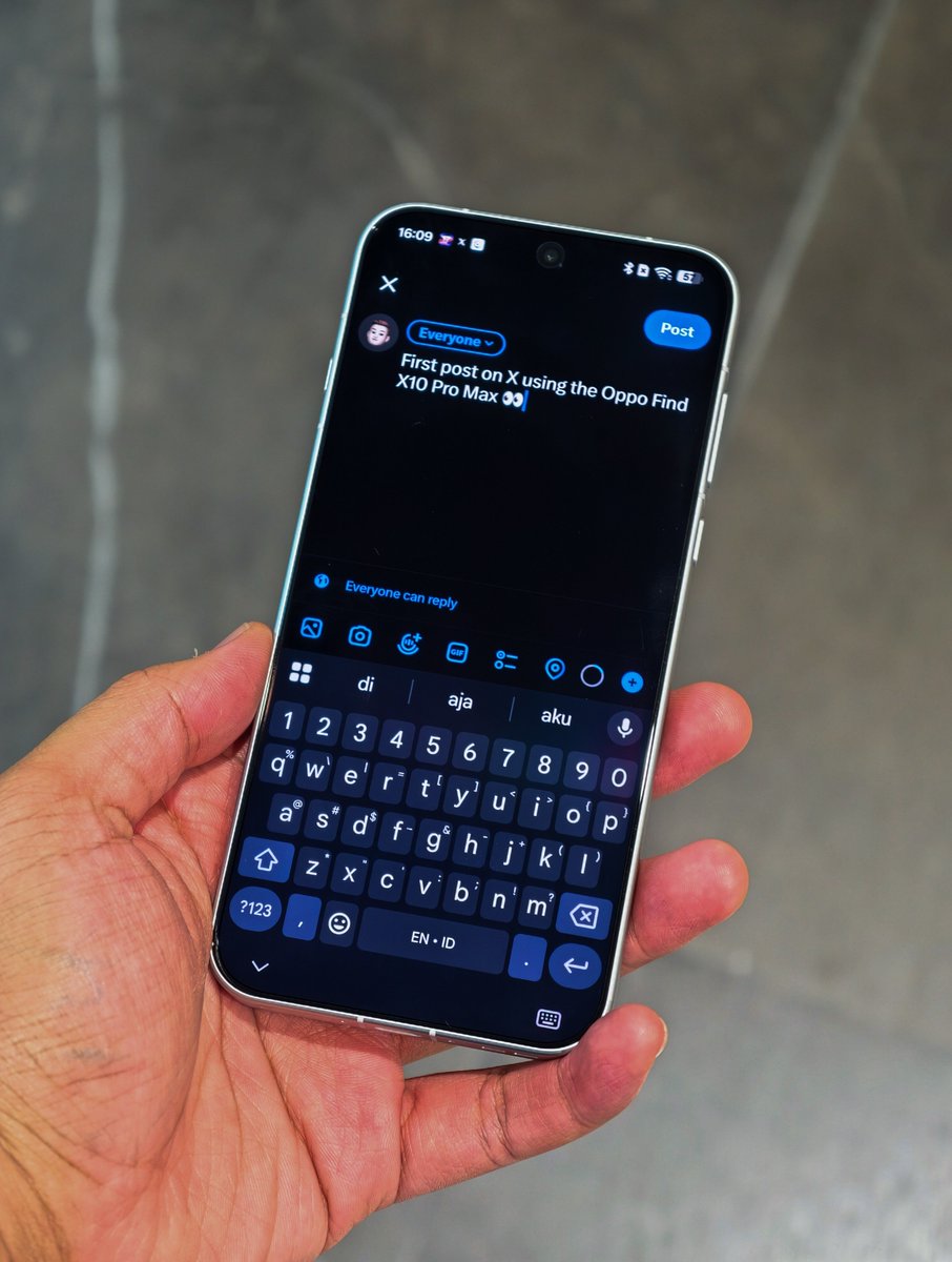 sondesix's tweet photo. First post on X using the Oppo Find X10 Pro Max 👀 https://t.co/NxXrbxhyI1