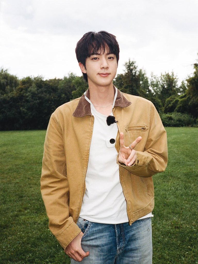 _BTSMoments's tweet photo. [📸 Instagram Post — #BTS Official] (1/2)

(https://t.co/X5UsiCVnhK) https://t.co/Z07yKruE9I