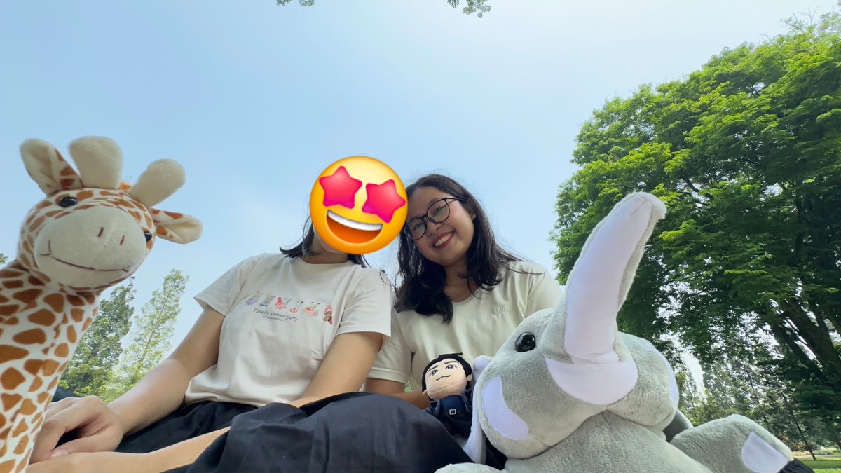 lemonedoo_'s tweet photo. Birthday event yang telat = adulting https://t.co/vAj4j1FBQd