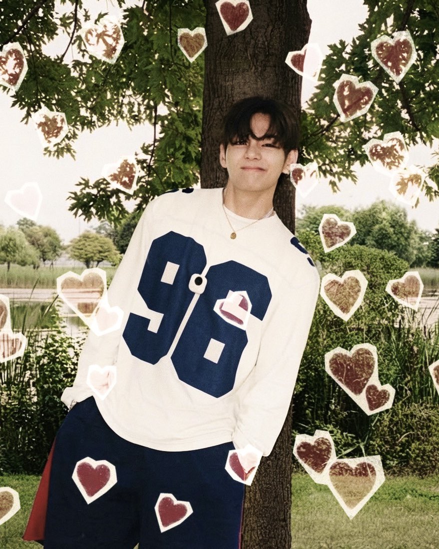 jkissthv's tweet photo. PRETTY LOMLs TAEKOOK <3 https://t.co/LqaBINYNTf