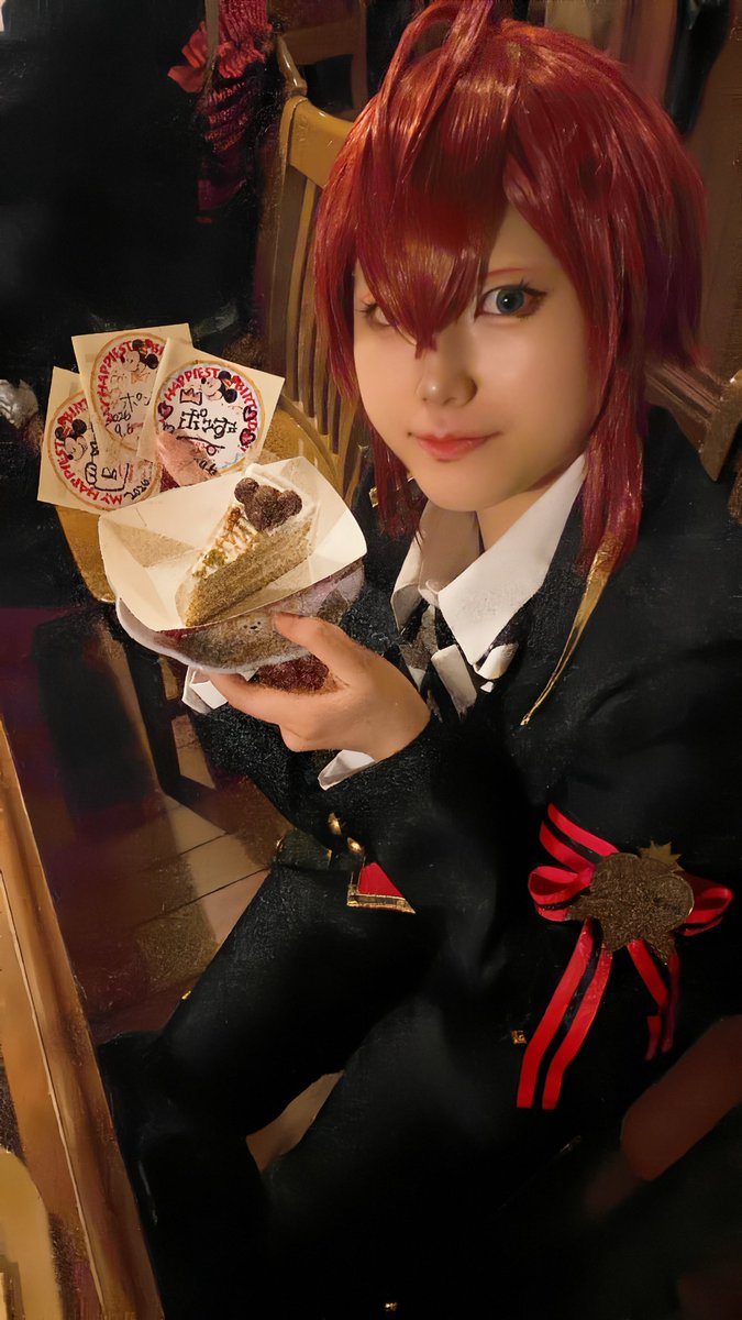 ponzu409's tweet photo. ⚠︎︎Dハロ仮装⚠︎︎

Dハロで🌹仮装してきました～
今月私が誕生月ってこともありバースデーシール貰うぞ！って思ってた���沢山キャストさんから頂くことが出来て幸せでした🫶（本名でも頂いたのでそれはモザイクにしてます🙏）

 #Dハロ仮装2026  #Dハロ仮装 https://t.co/KMbUilzpTY