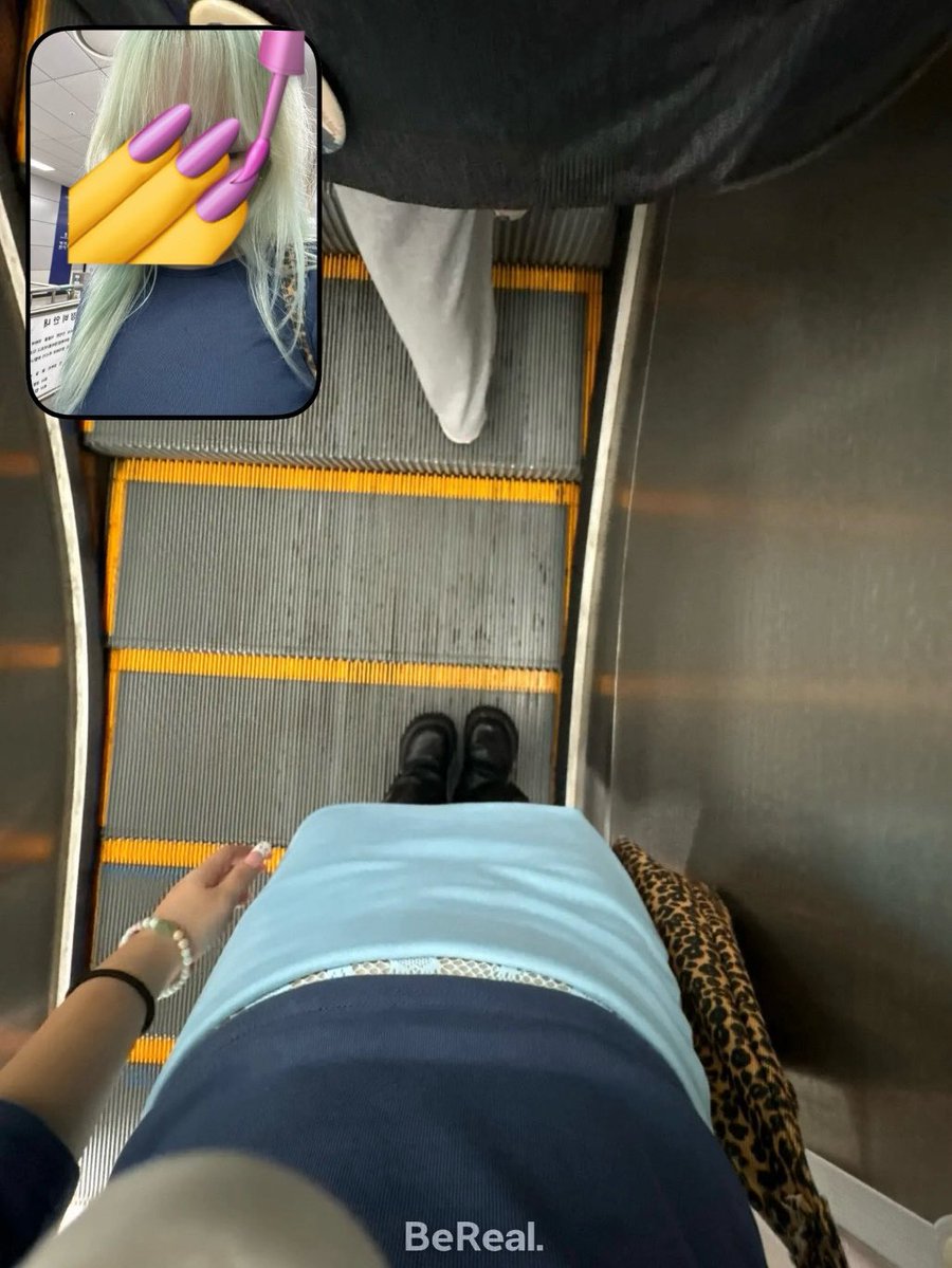 731_9irl's tweet photo. 폐급1학년은폐급4학년으로성장한다…….. https://t.co/Bs9QmmHRuf