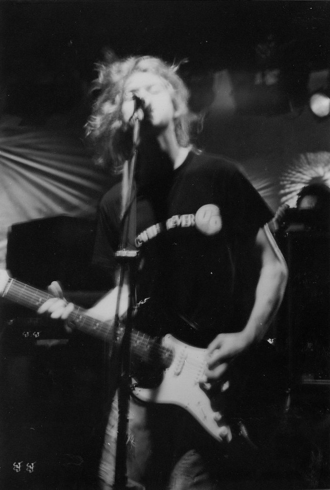 hourly_cobain's tweet photo. https://t.co/VWhIggG3Cg