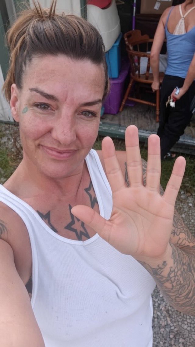 Rosemary3il4's tweet photo. Who’s up https://t.co/SbbGLbAlVi