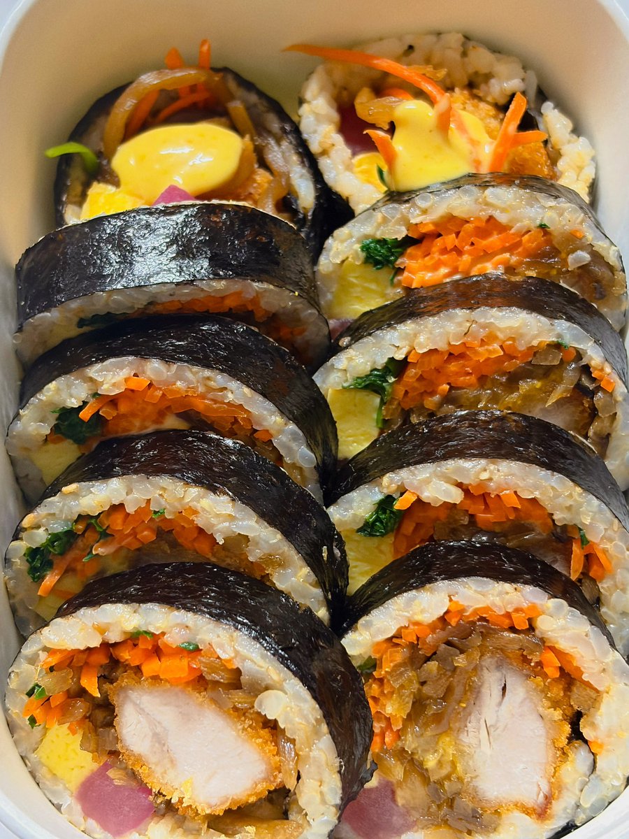 dontstarvegari's tweet photo. 김밥시켜먹음이!!!
묵은지참치김밥
돈까스김밥 https://t.co/Hck4efmkE1