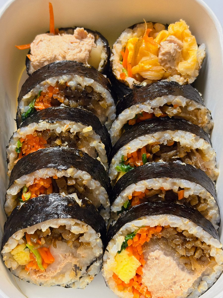 dontstarvegari's tweet photo. 김밥시켜먹음이!!!
묵은지참치김밥
돈까스김밥 https://t.co/Hck4efmkE1