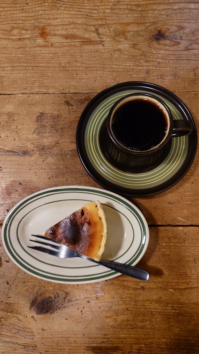 HamtamaQ's tweet photo. ガテマラとチーズケーキ https://t.co/5vkx48SuZO