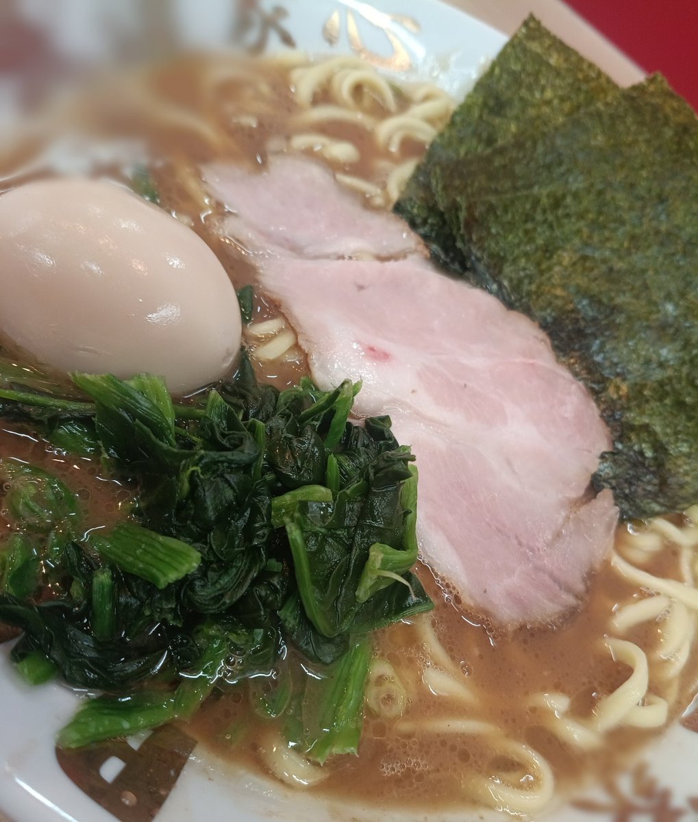 inidsuki's tweet photo. 久しぶり訪問した家系ラーメン。

ちょっと衛生的に気になる事かあったけど、、
麺ほぐしたり、のり分けてるとき、女性スタッフと、ずっと話ながら作業。

ラーメン自体は濃さが私好みで美味しかった。 https://t.co/tCypstTj3o
