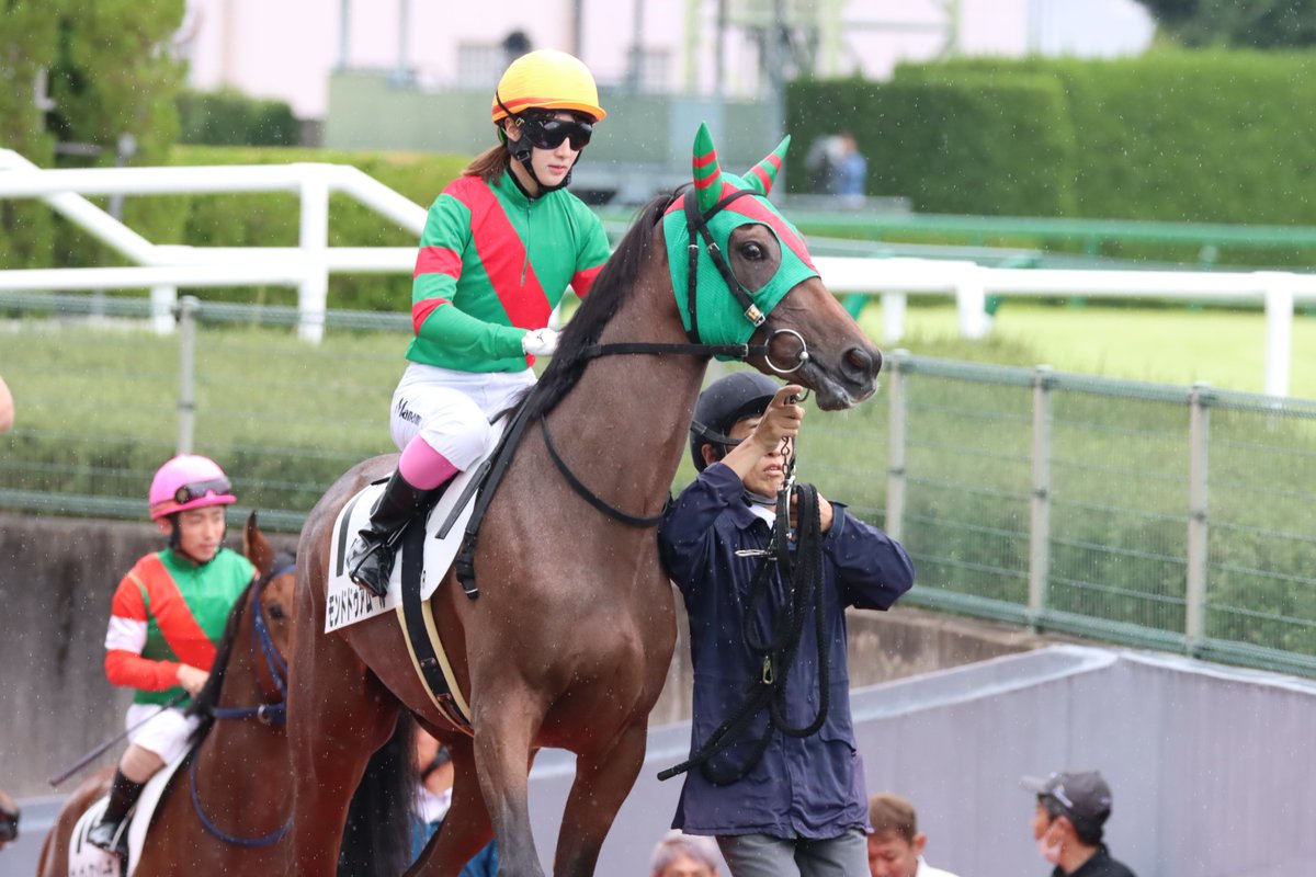 yasu_REF1429's tweet photo. 9/26 阪神競馬場 3レース

モンドドゥアムール×永島まなみ

#阪神競馬場
#モンドドゥアムール
#永島まなみ https://t.co/PWqwdELM00