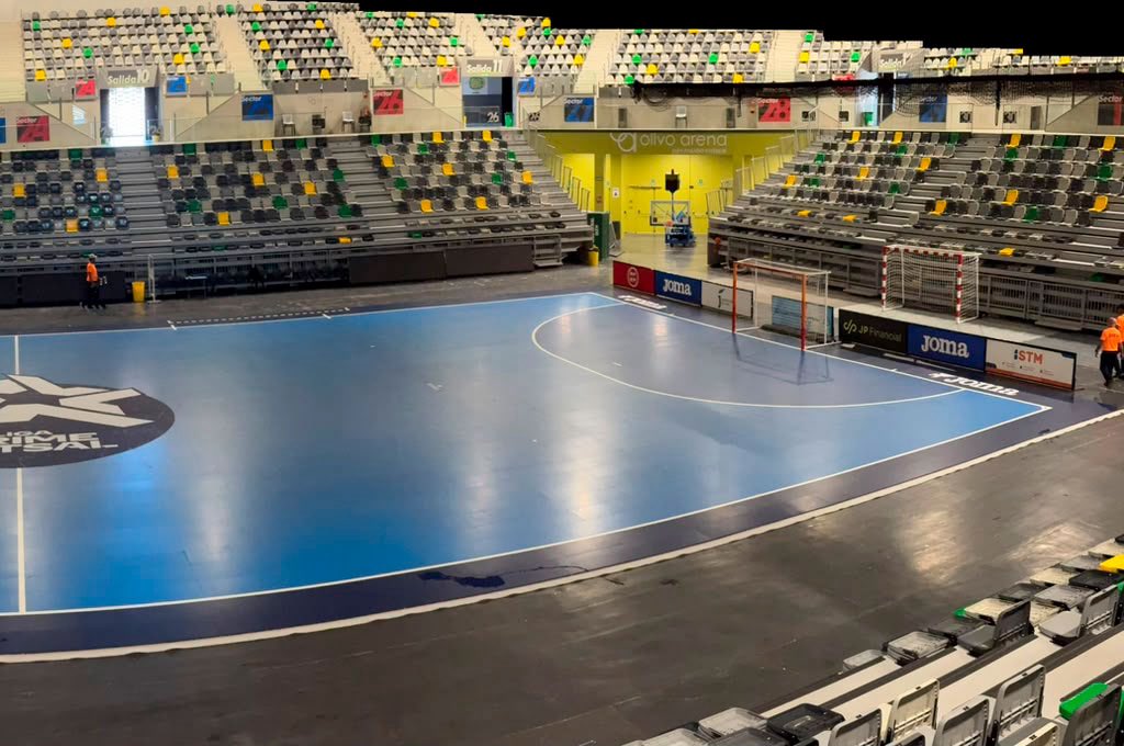 FutSalRFEF's tweet photo. 👌 El Olivo Arena está READY para el PARTIDAZO

⏰ 12:00 📺 @teledeporte @DAZN_ES 

⚔️ @JaenFS vs @ClubInterFS 

#LigaPrimeFutsal https://t.co/XhGgJajmki