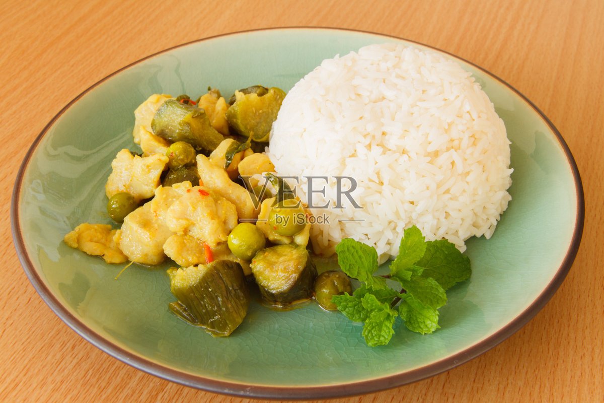 quangerik256341's tweet photo. Craving bold flavors Tonight’s dinner is homemade Thai green curry with fragrant jasmine rice—spicy, creamy, and 100% dreamy! https://t.co/bpUeqBrG6q