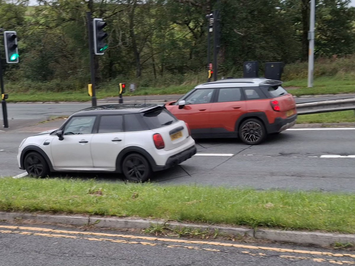 CAYMUSOCAUGHEY's tweet photo. @CAYMUSOCAUGHEY 🐦
Random Car
#Random #Car #Cars #PoshCar #Road #Roads #DualCarriageway #Traffic #Vehicle #Vehicles #LittleThingsMatter #CarsOfTwitter #SportsCar #SuperCar #Mini #Minis #MiniCooper #MiniCoopers https://t.co/UHwZjor9AT