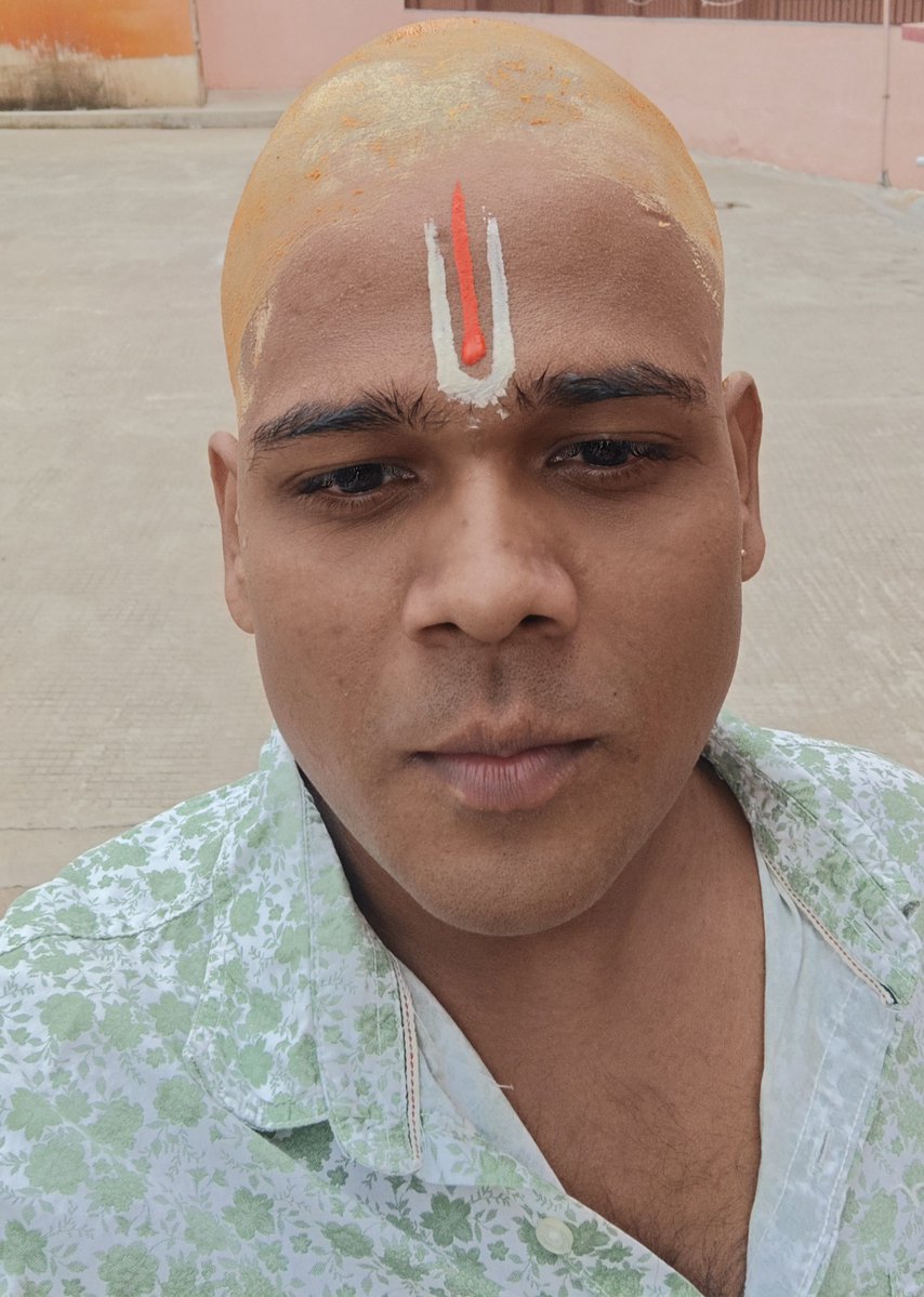 vignesh003007's tweet photo. Govinda is an infinite energy passed down through generations. Proudly carrying forward our family tradition with focus, mental clarity, and deep roots this #PurattasiSaturday . - @vignesh003007 .

#cuddalore #thiruvanthipuram #devanathaswami #namam #vignesh0307 #vignesh003007 https://t.co/2yILYpA87Y