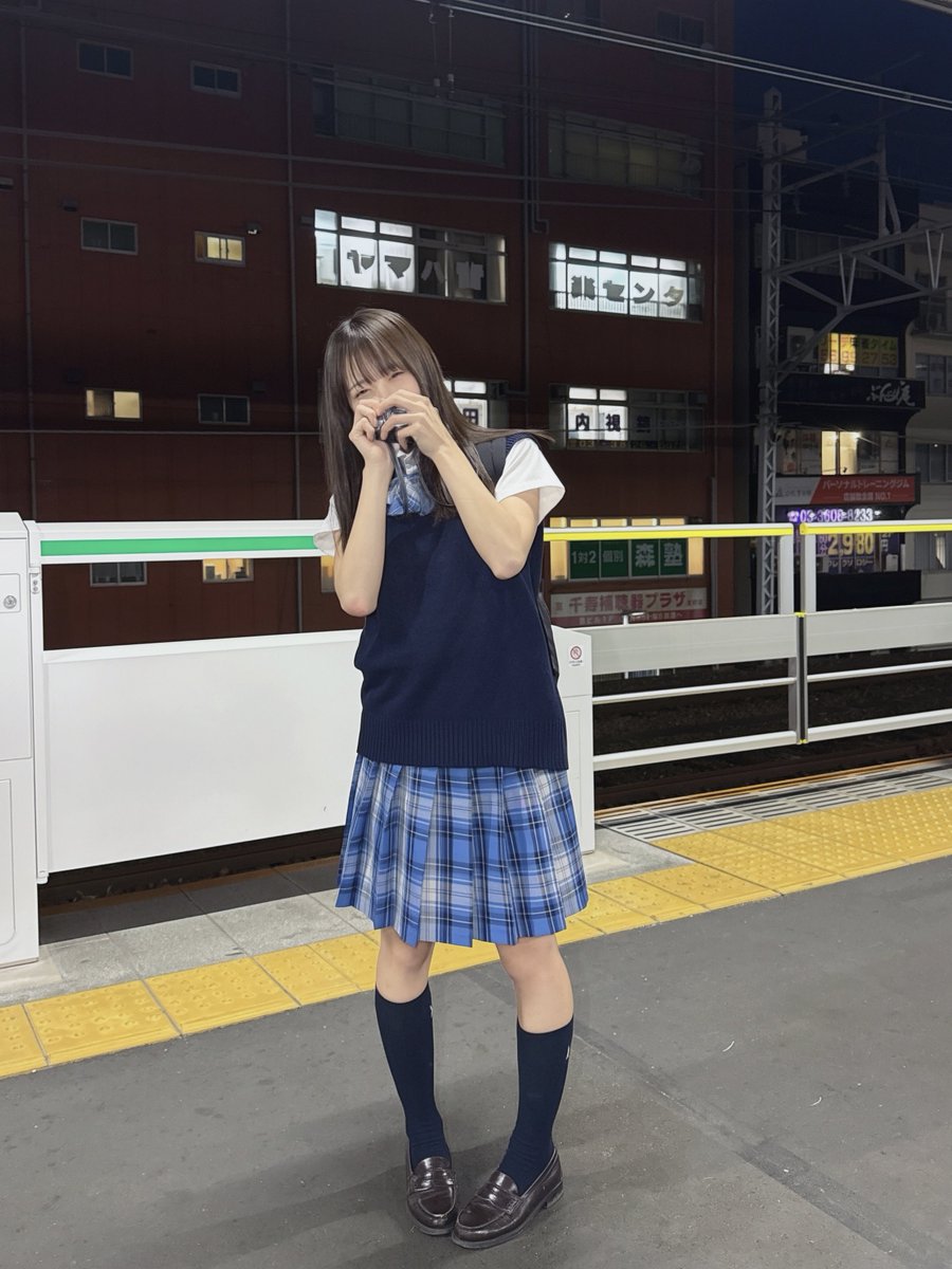 SouAono's tweet photo. 制服着てみたどうかな？ https://t.co/te6jiBSrS2