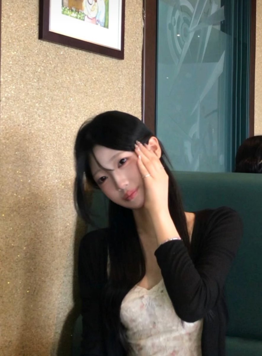 luvzinzzz's tweet photo. 09 ㅊㄹ https://t.co/IQ7REBaYm6