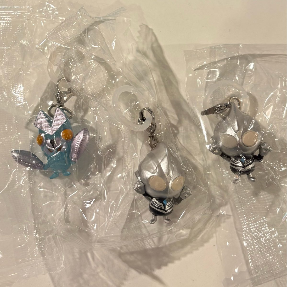 shu1030i's tweet photo. ウルトラマン　めじるしアクセサリー　交換

譲　バルタン星人　ティガダーク ×2
求　ウルトラマン　ゼロ　セブン

本日新宿サブナード手渡しまたは後日郵送
纏めての方優先
お気軽にお声がけください🙇‍♀️ https://t.co/5FVOciDOAc