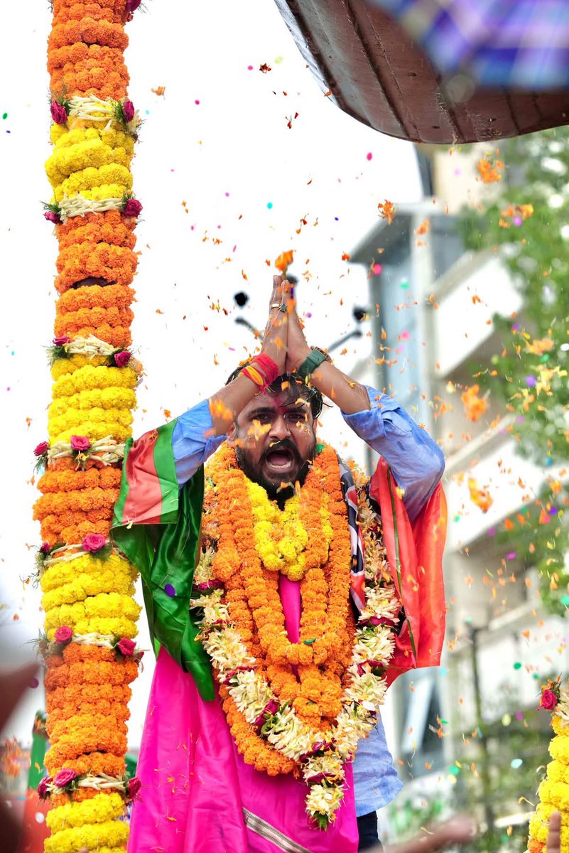 BJYMinJH's tweet photo. झारखंड के युवाओं के हर सुख दुख में कंधे से कंधा मिलाकर सदैव खड़े रहने वाले, राज्य के युवाओं की हक की लड़ाई लड़ने वाले, क्रांतिकारी प्रदेश अध्यक्ष श्री @shashankrajbjp जी को जन्मदिवस की हार्दिक शुभकामनाएँ, प्रभु कृपा सदैव आप पर बनी रहे। https://t.co/BLadXXu8L8