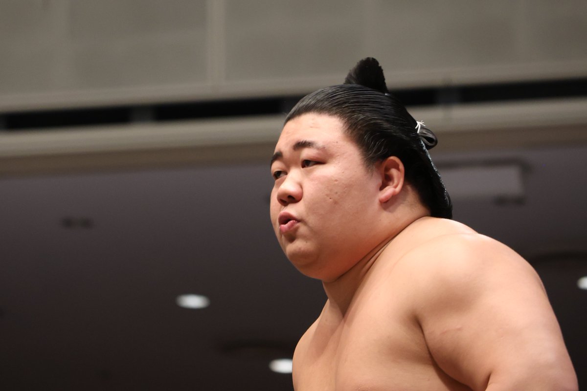 sumokyokai's tweet photo. ＜十四日目の様子＞
幕内取組
藤ノ川（１０勝４敗）　突き落とし　朝乃山（１０勝４敗）

#sumo #相撲 #九月場所 https://t.co/645u0ua7Md